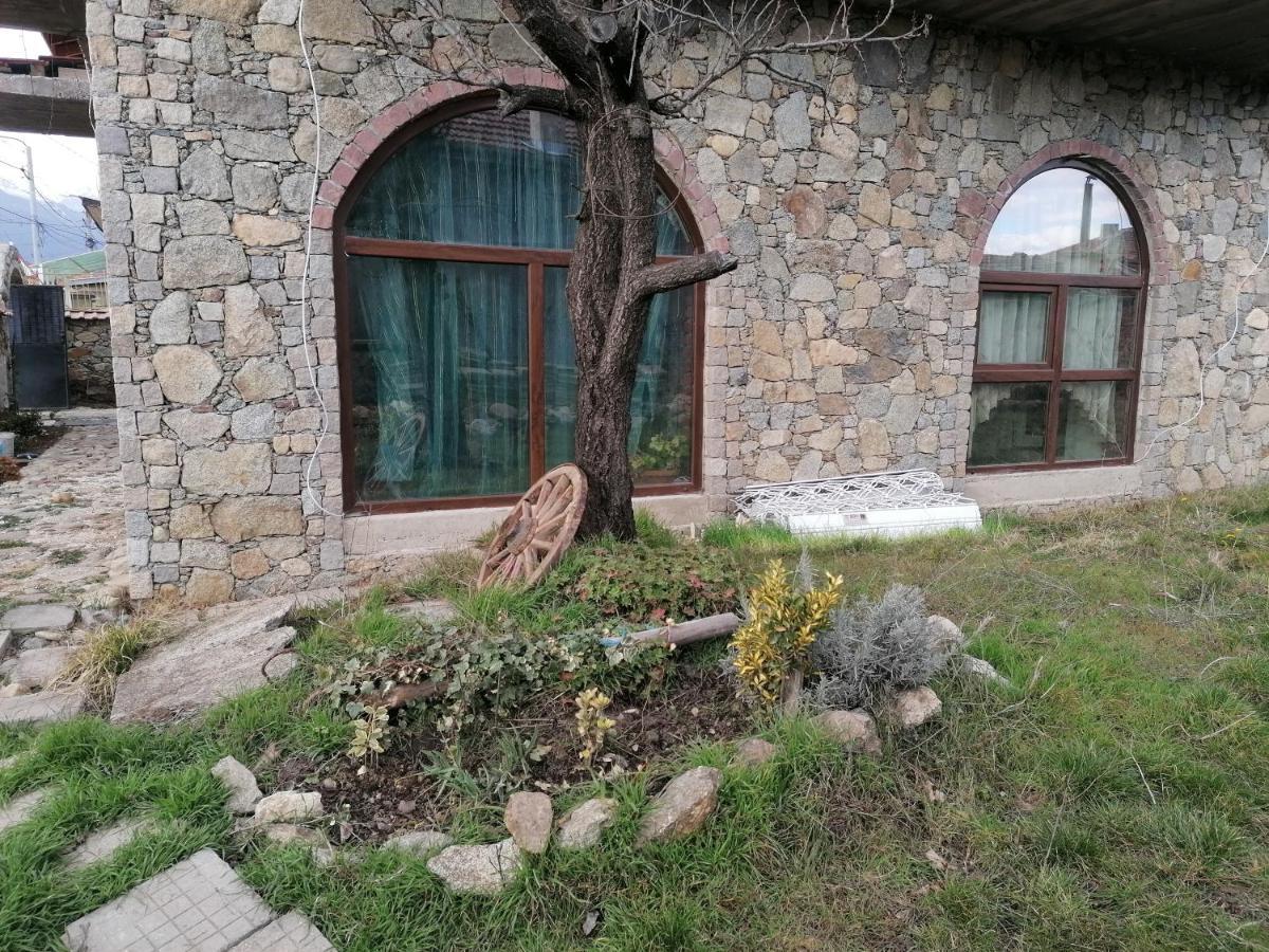 Лилянината Къща Villa Kalofer Exterior photo